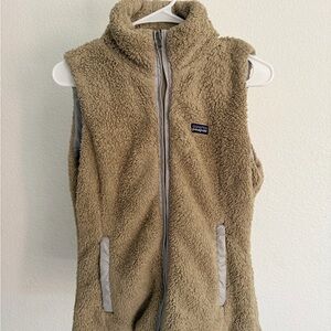 Patagonia Sherpa Fleece Vest in Tan with Black Logo